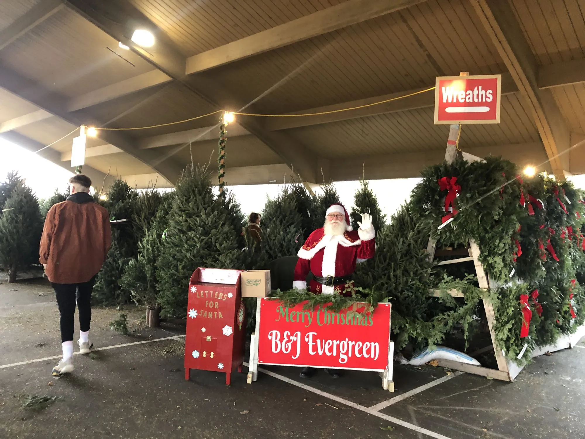 The B&J Trees lot at Richfield